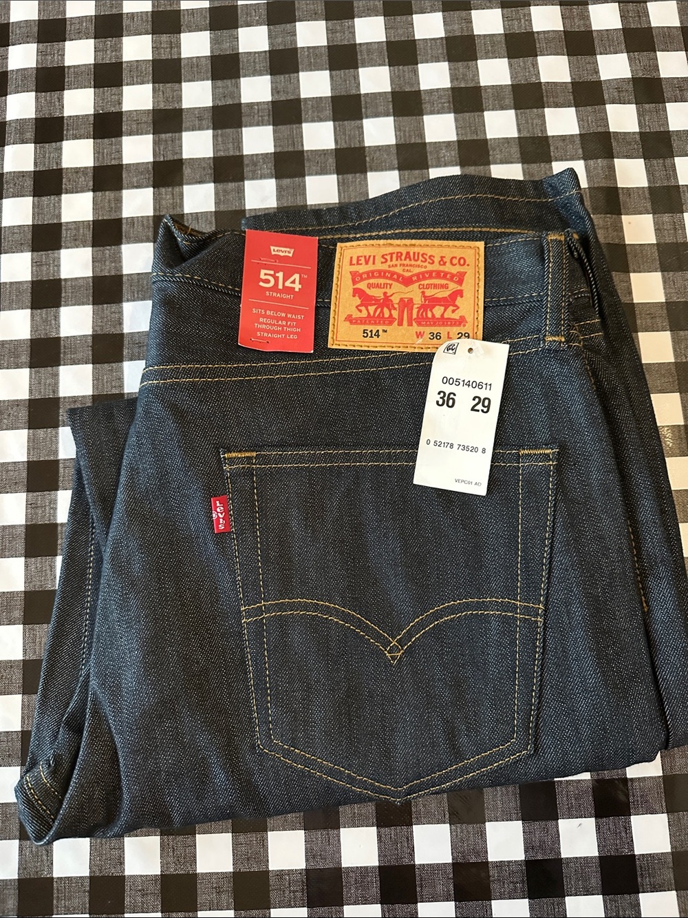 Levi's 514 Straight Fit Jeans in Dark Indigo Denim with Red Tab